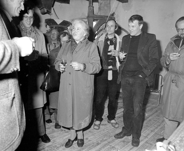 885145 Groepsportret van enkele leden van het College van Burgemeesters en Wethouders van de gemeente Utrecht tijdens ...